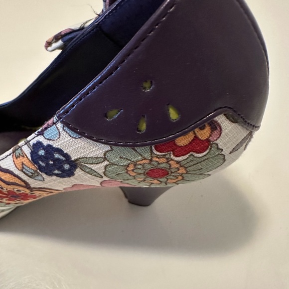 Driving Miss Daisy Pumps by Not Rated. Never worn.  Size 8.5 - Picture 9 of 12